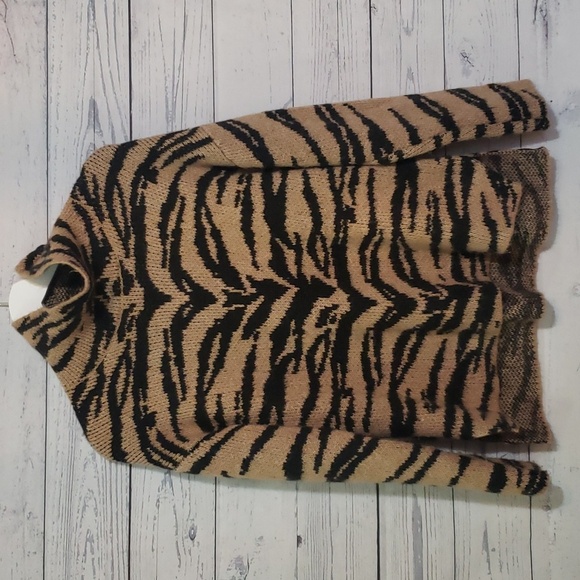 DKNY sweater - Picture 1 of 7